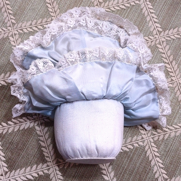 Vintage  Pin Cushion Doll in Sage Green Silk - Picture 3 of 7